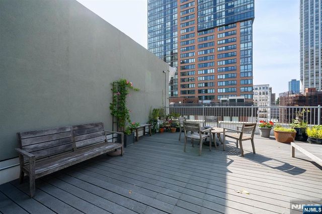 140 Bay Street 2D, Jersey City, NJ 07302