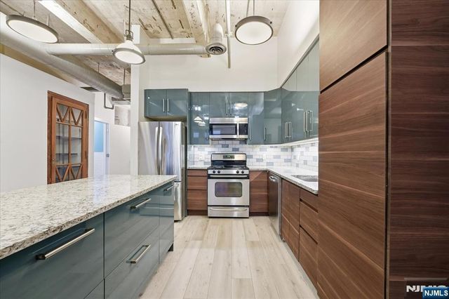 140 Bay Street 2D, Jersey City, NJ 07302