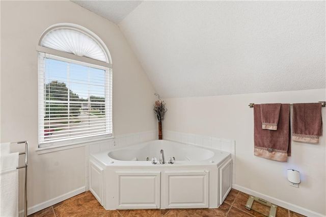 11520 N Madison Avenue, Kansas City, MO 64155
