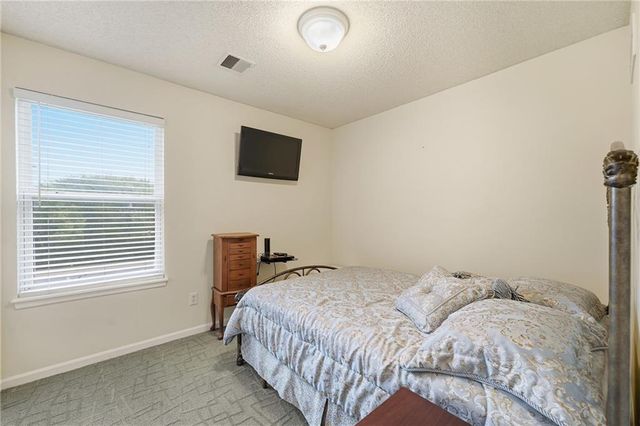 11520 N Madison Avenue, Kansas City, MO 64155