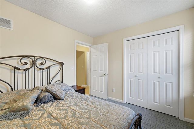 11520 N Madison Avenue, Kansas City, MO 64155