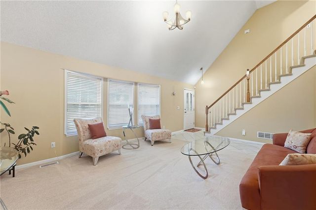 11520 N Madison Avenue, Kansas City, MO 64155
