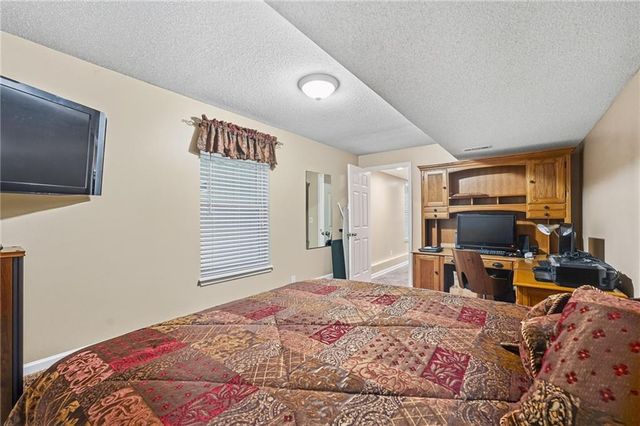 11520 N Madison Avenue, Kansas City, MO 64155