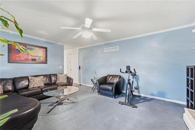 11520 N Madison Avenue, Kansas City, MO 64155