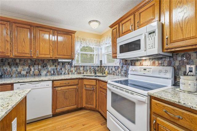 11520 N Madison Avenue, Kansas City, MO 64155