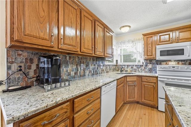 11520 N Madison Avenue, Kansas City, MO 64155