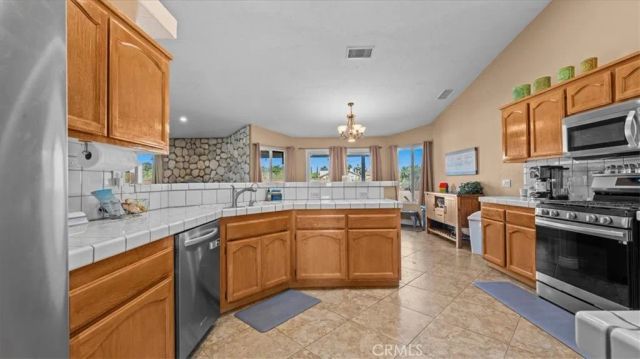 10916 Braceo, Victorville, CA 92392