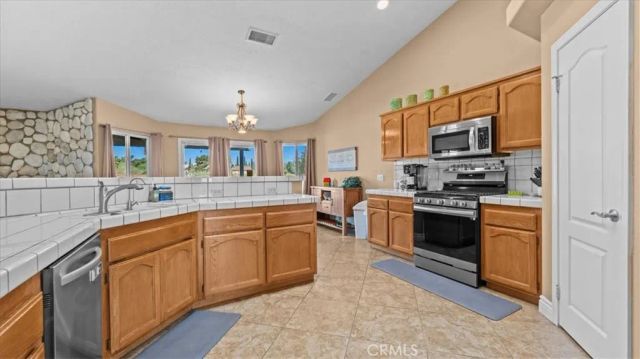 10916 Braceo, Victorville, CA 92392