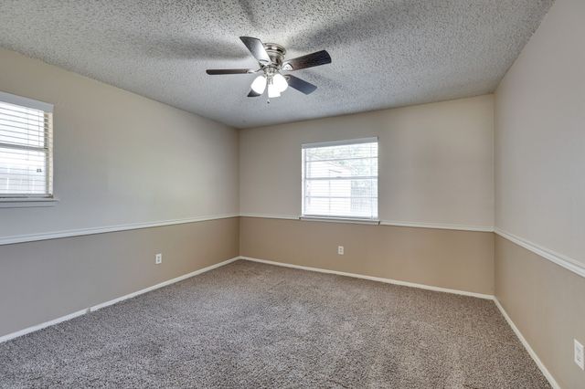 504 S Colonial Drive, Cleburne, TX 76033