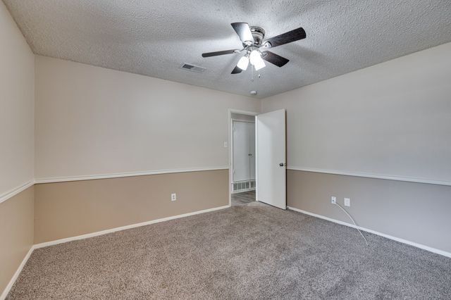 504 S Colonial Drive, Cleburne, TX 76033