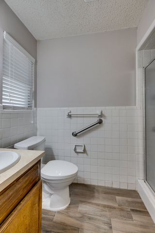 504 S Colonial Drive, Cleburne, TX 76033