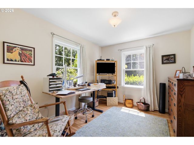 4920 Sw 31st Dr, Portland, OR 97239