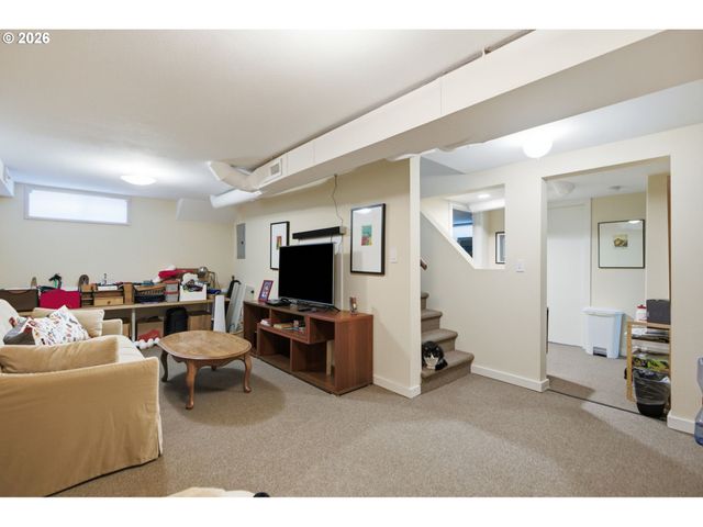 4920 Sw 31st Dr, Portland, OR 97239