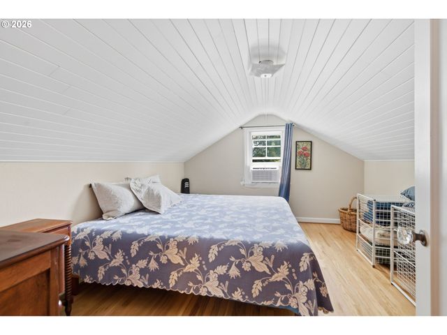 4920 Sw 31st Dr, Portland, OR 97239
