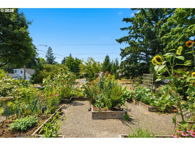 4920 Sw 31st Dr, Portland, OR 97239