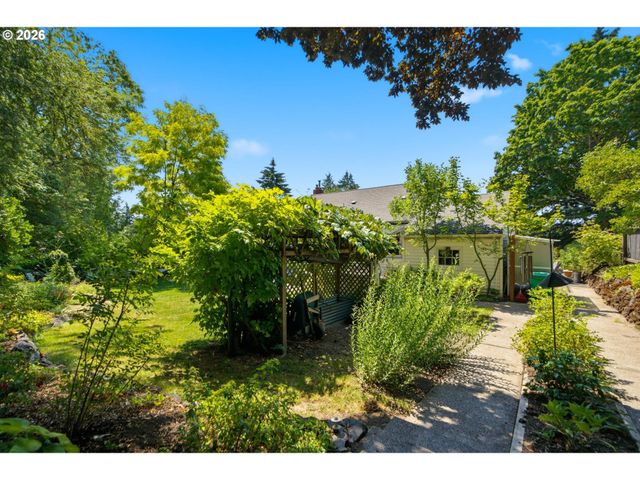 4920 Sw 31st Dr, Portland, OR 97239