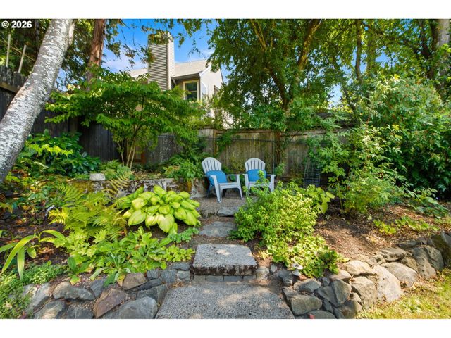 4920 Sw 31st Dr, Portland, OR 97239