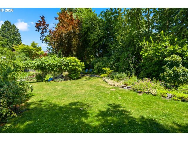 4920 Sw 31st Dr, Portland, OR 97239