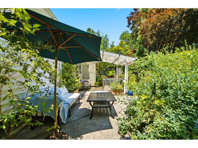 4920 Sw 31st Dr, Portland, OR 97239