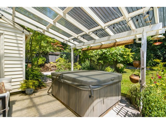 4920 Sw 31st Dr, Portland, OR 97239