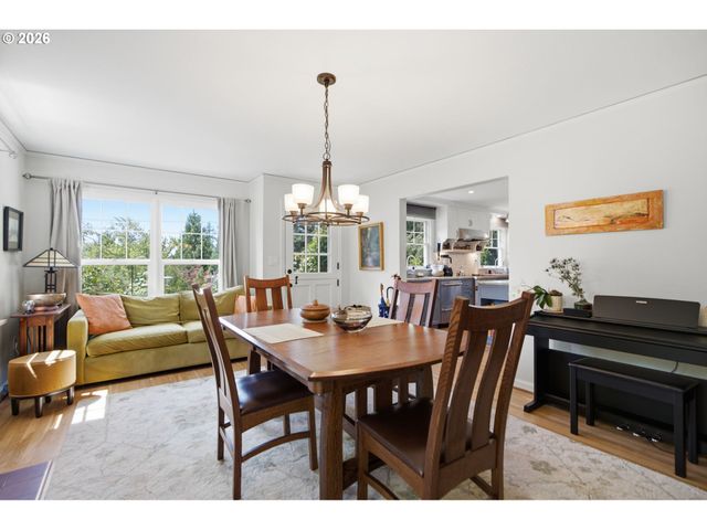 4920 Sw 31st Dr, Portland, OR 97239