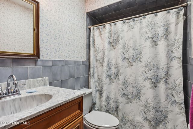 34 Michele Drive, Middletown, NJ 07748