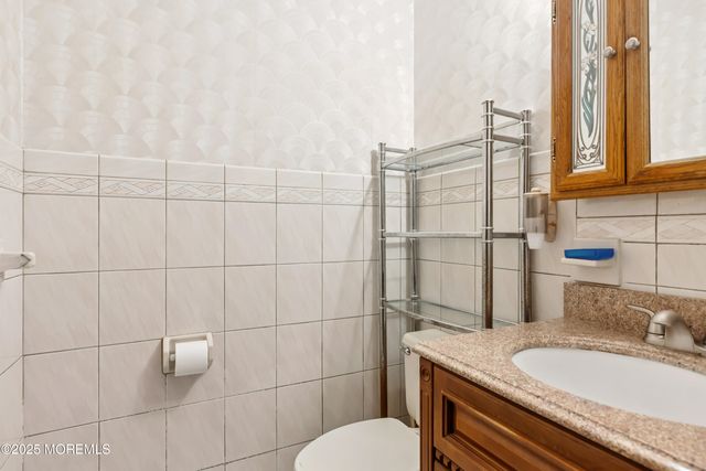 34 Michele Drive, Middletown, NJ 07748