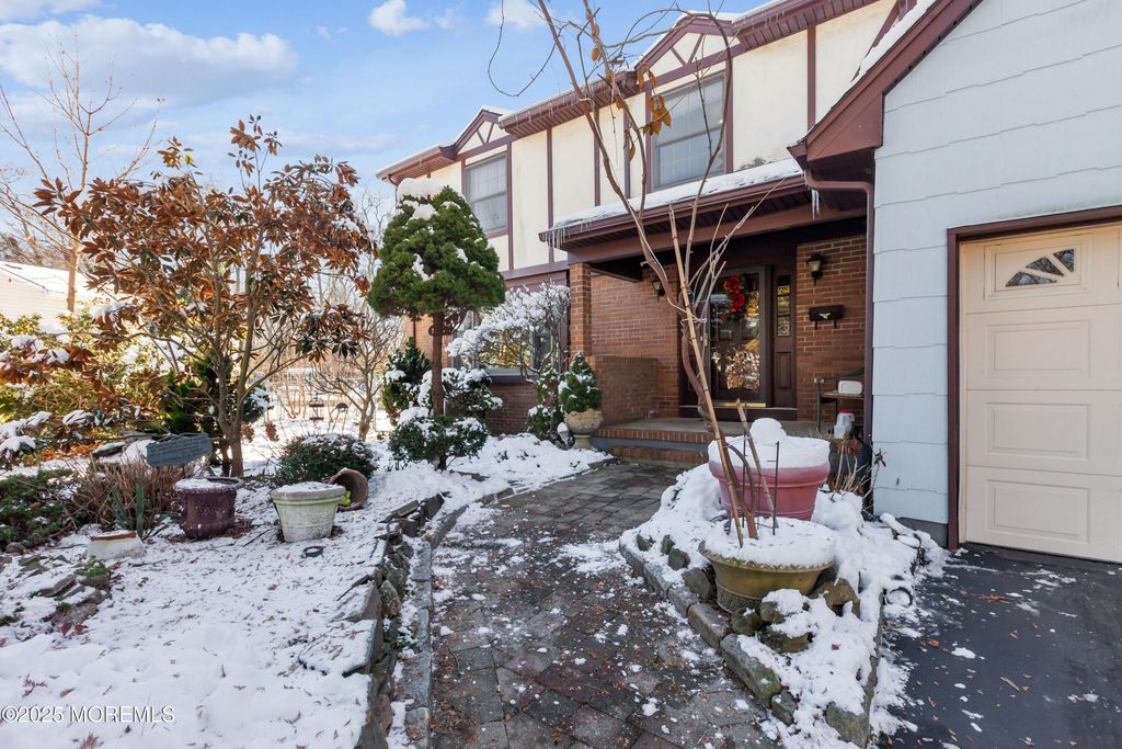 34 Michele Drive, Middletown, NJ 07748