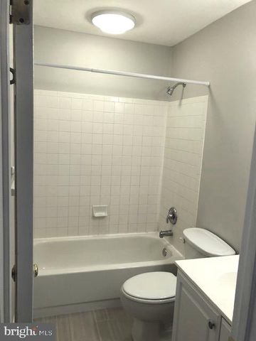 46529 RIVER MEADOWS TER, Sterling, VA 20165