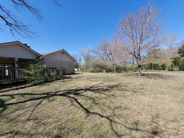 1101 W Washington Circle, Tecumseh, OK 74873