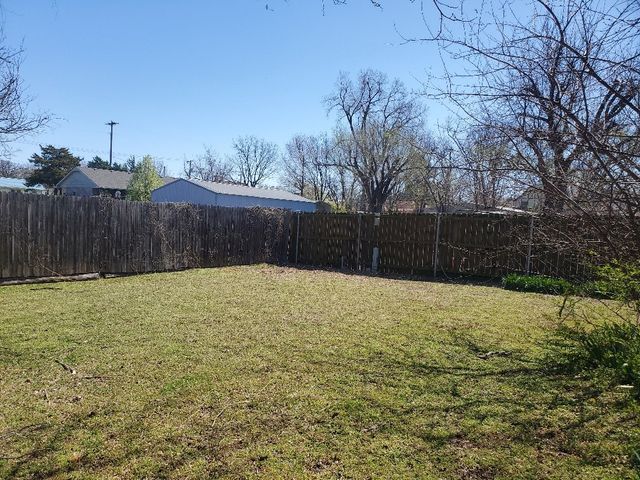 1101 W Washington Circle, Tecumseh, OK 74873