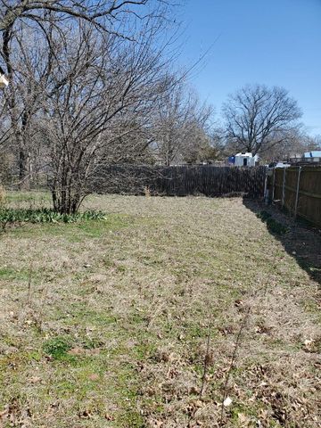 1101 W Washington Circle, Tecumseh, OK 74873