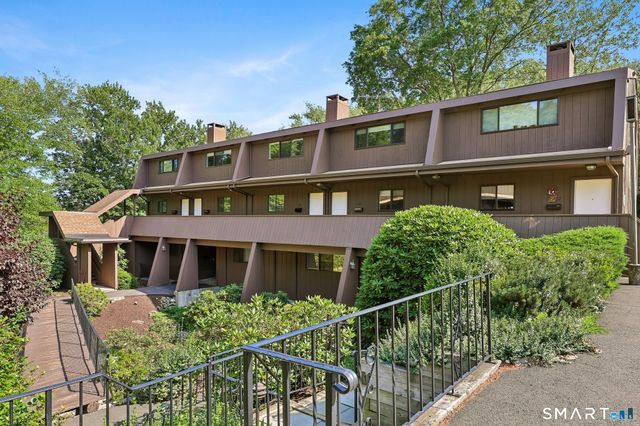 153 Knapps Highway 153, Fairfield, CT 06825