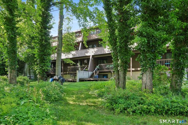 153 Knapps Highway 153, Fairfield, CT 06825