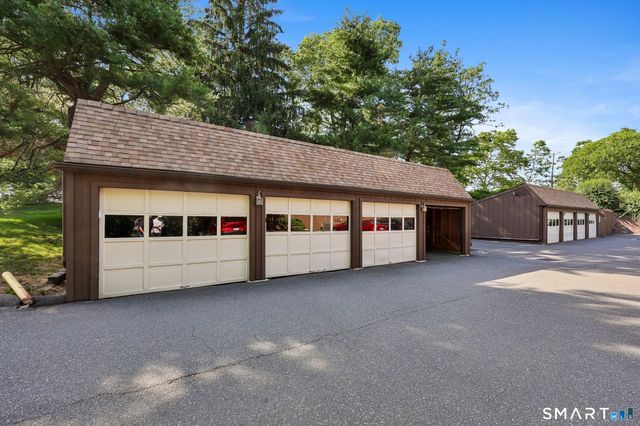 153 Knapps Highway 153, Fairfield, CT 06825