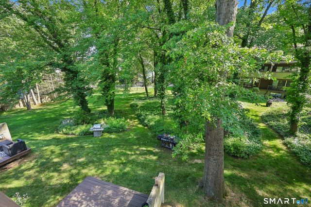 153 Knapps Highway 153, Fairfield, CT 06825