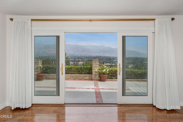 1095 Linda Glen Drive, Pasadena, CA 91105
