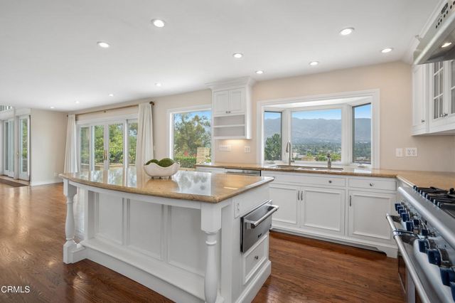 1095 Linda Glen Drive, Pasadena, CA 91105
