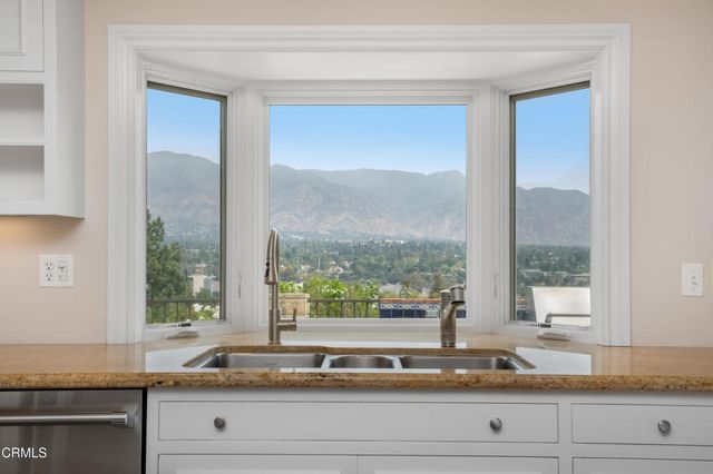 1095 Linda Glen Drive, Pasadena, CA 91105