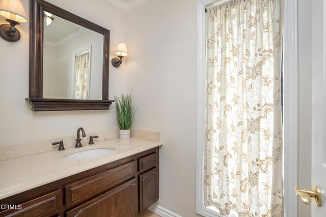 1095 Linda Glen Drive, Pasadena, CA 91105