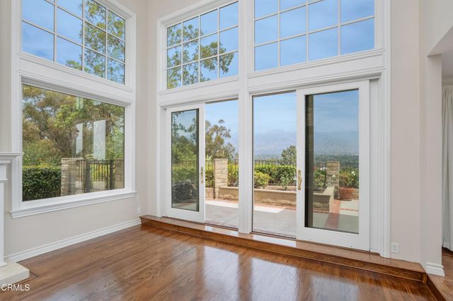 1095 Linda Glen Drive, Pasadena, CA 91105
