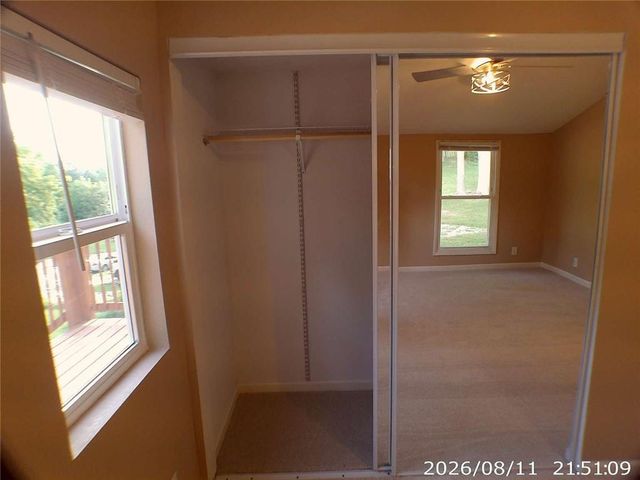 11406 E 10th Street S, Independence, MO 64054