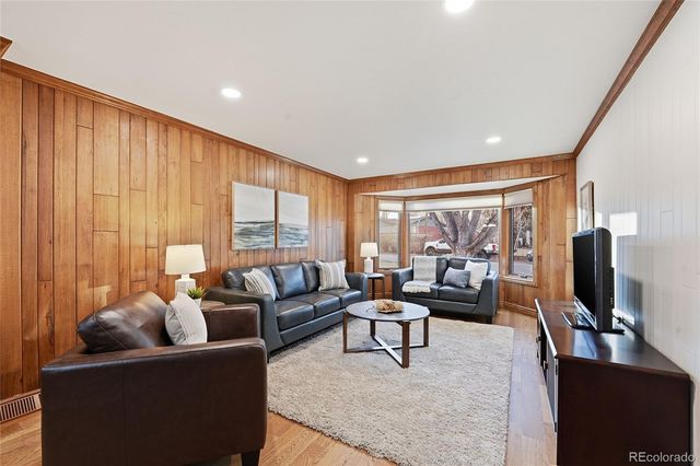 730 Crescent Lane, Lakewood, CO 80214