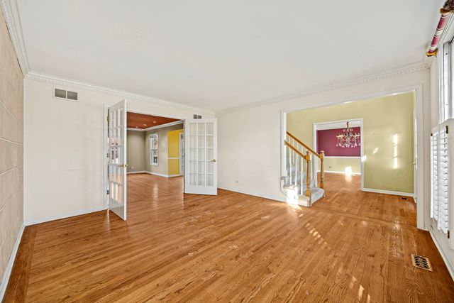 856 Bemis Road, Glen Ellyn, IL 60137