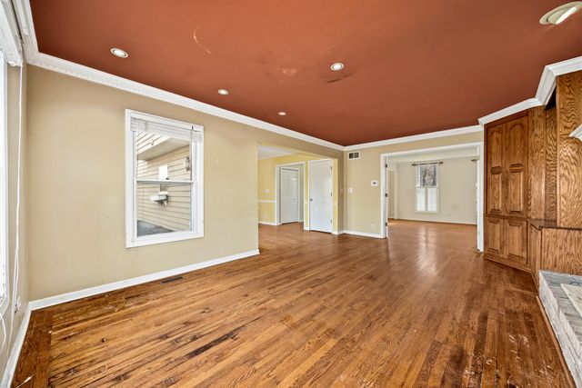 856 Bemis Road, Glen Ellyn, IL 60137