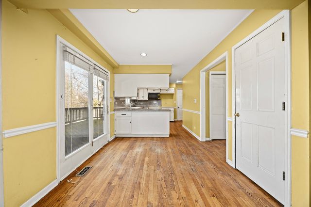 856 Bemis Road, Glen Ellyn, IL 60137