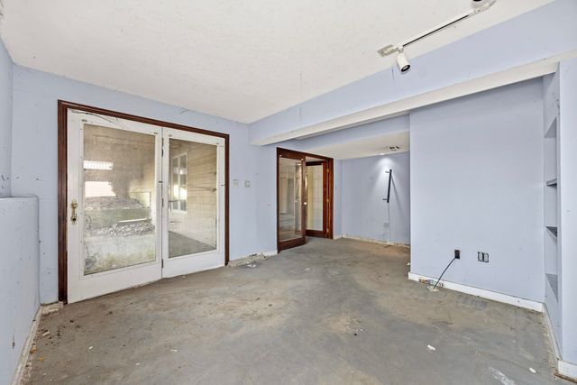 856 Bemis Road, Glen Ellyn, IL 60137