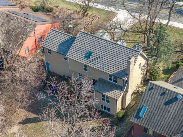 856 Bemis Road, Glen Ellyn, IL 60137