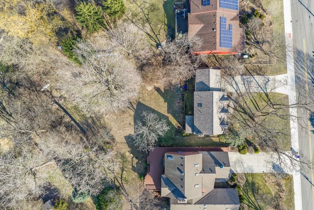 856 Bemis Road, Glen Ellyn, IL 60137