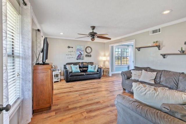 476 Rolling Hill Drive, Lake Charles, LA 70611